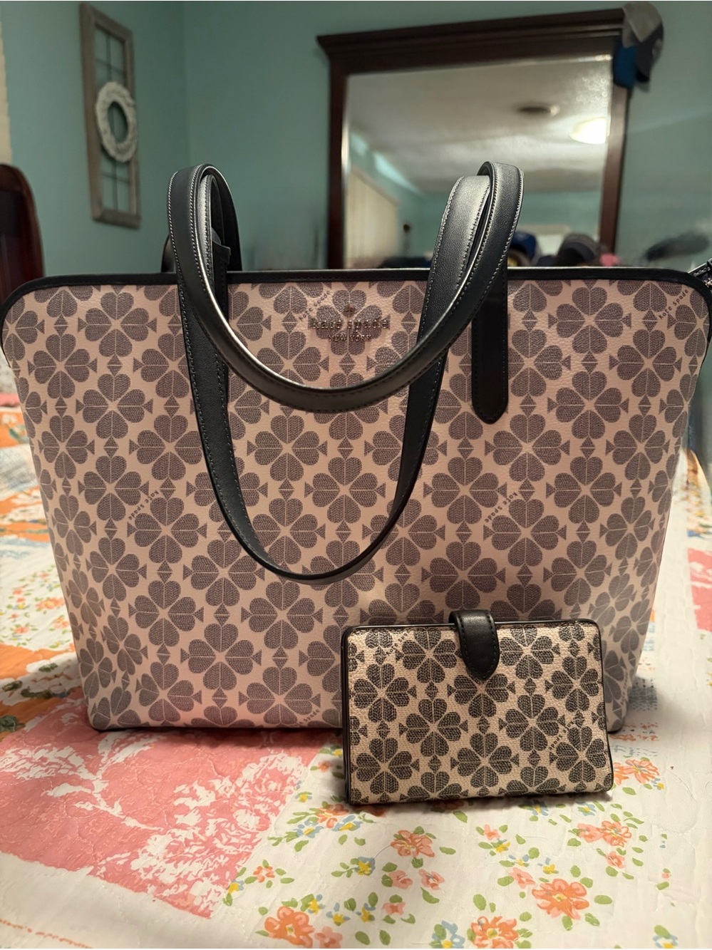 Kate Spade signature spade flower large tote with black trim